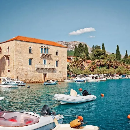 Helena * Kastela