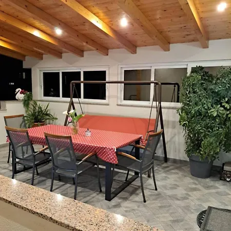 Apartman Helena *